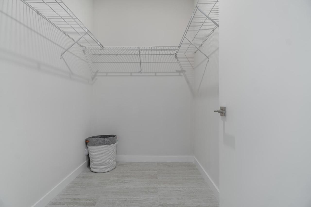 Luxury New At Design District Apartment Miami