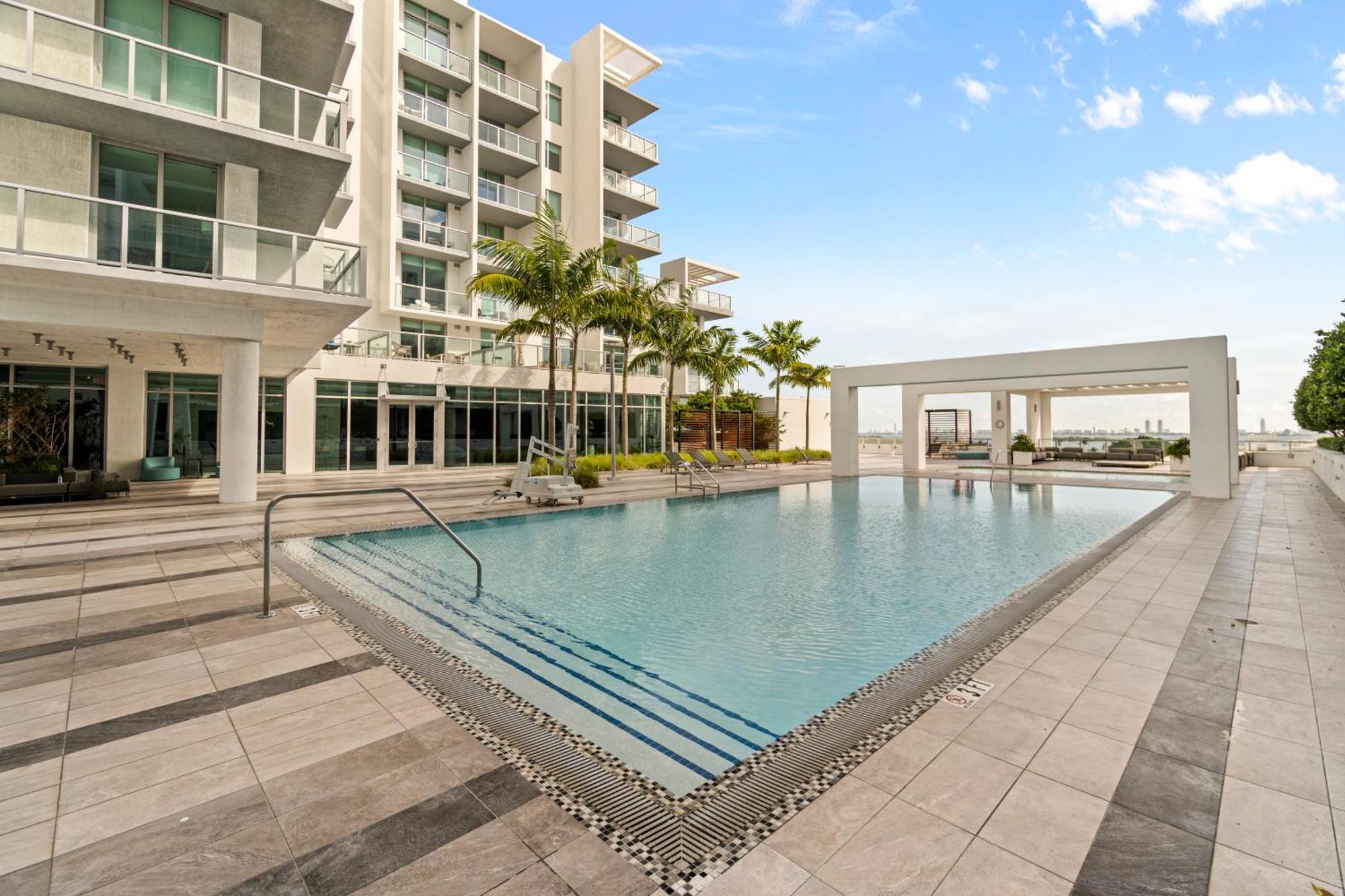 Apartment Luxury New At Design District *