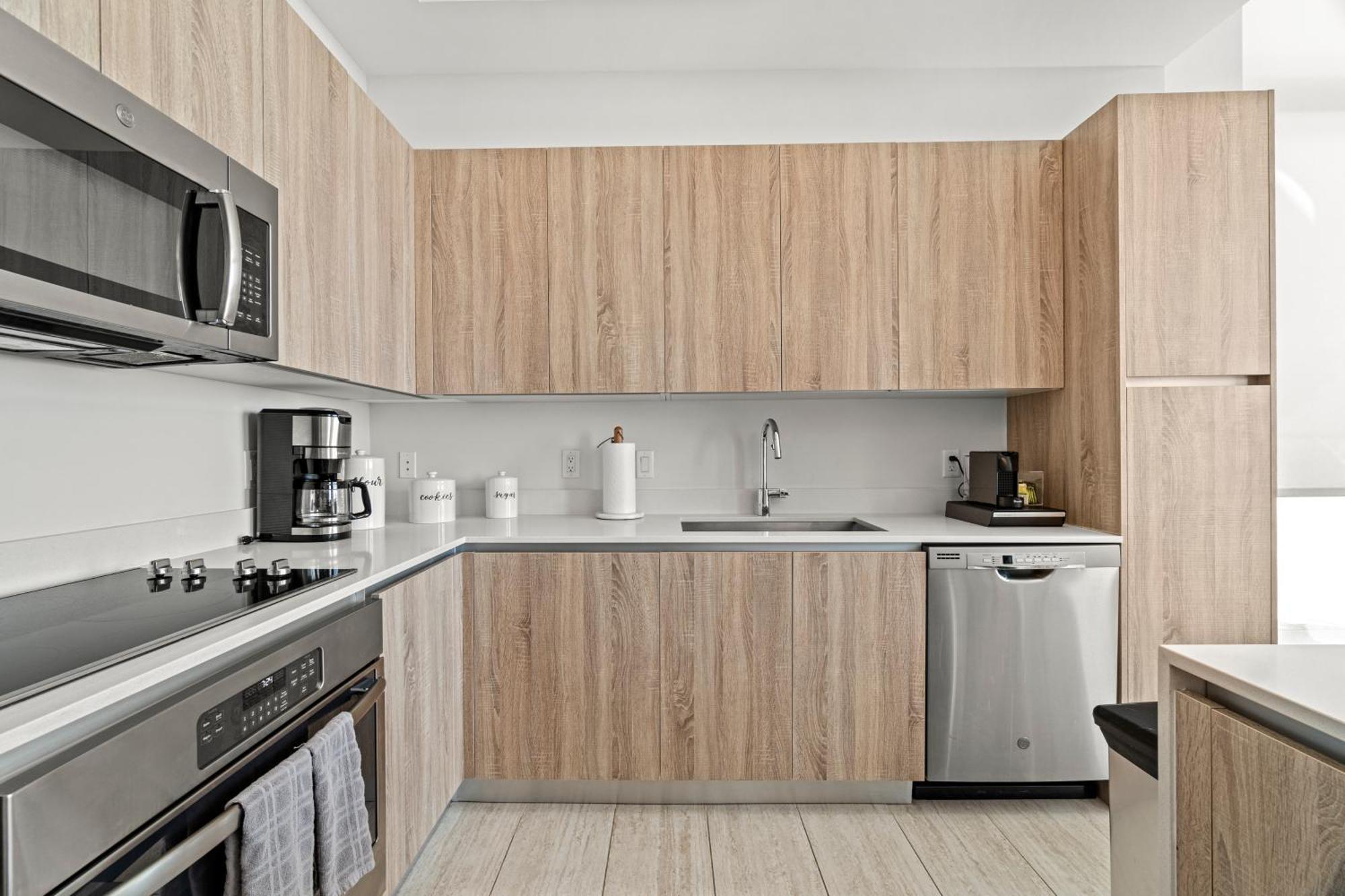 Luxury New At Design District Apartment Miami