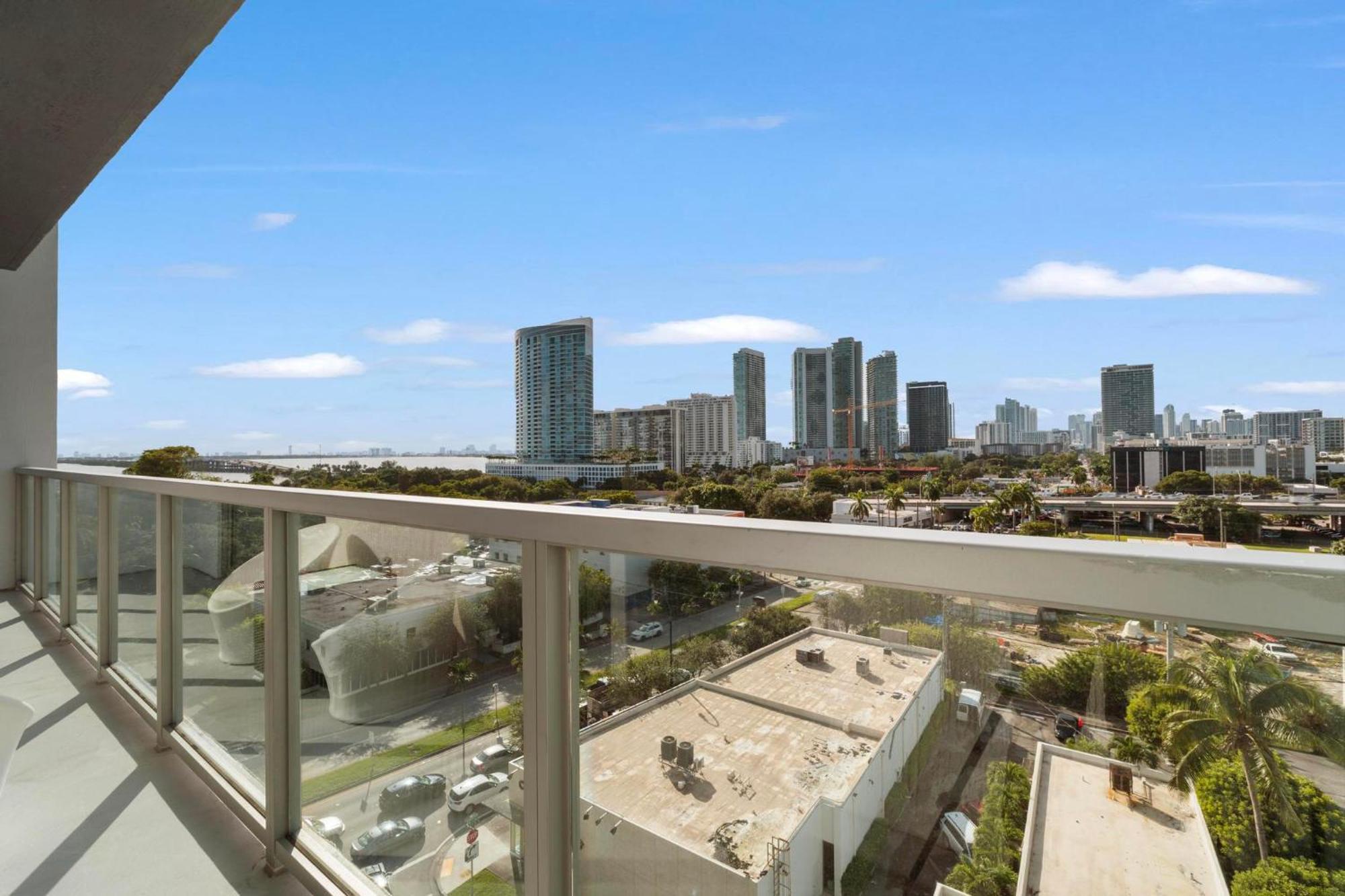 Luxury New At Design District Apartment Miami